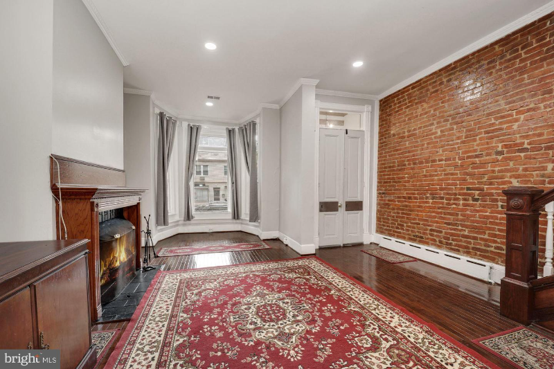 633 8th St Ne ##Ne - Photo 4 of 42