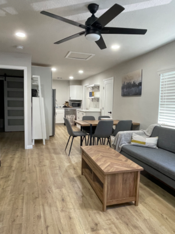 1009 N 9th St #A - Photo 3 of 18