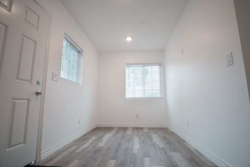 1602 La Golondrina Ave - Photo 6 of 12