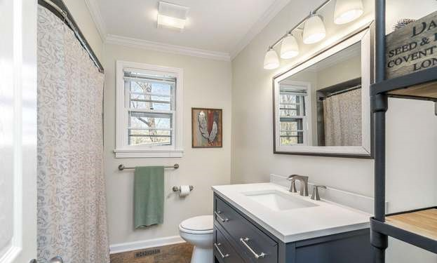 4503 Woodlawn Pike - Photo 5 of 15