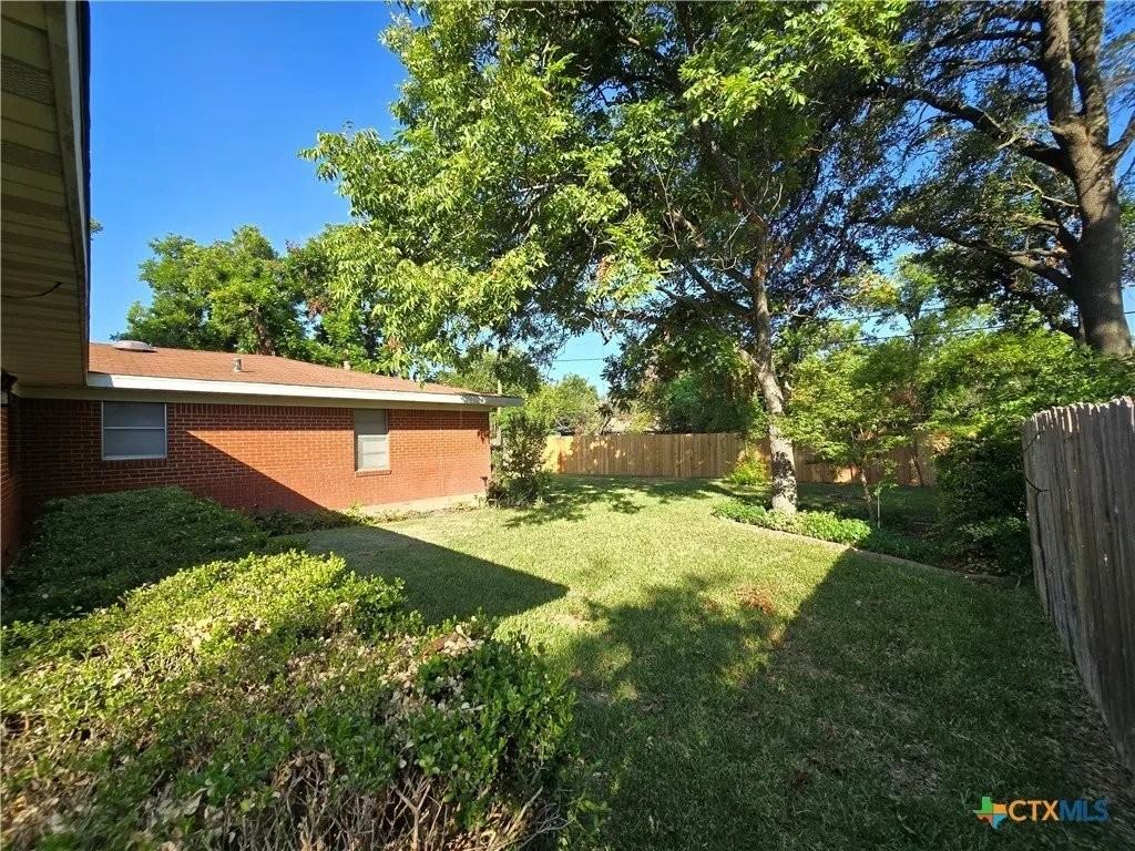 2206 S 45th St - Photo 2 of 13