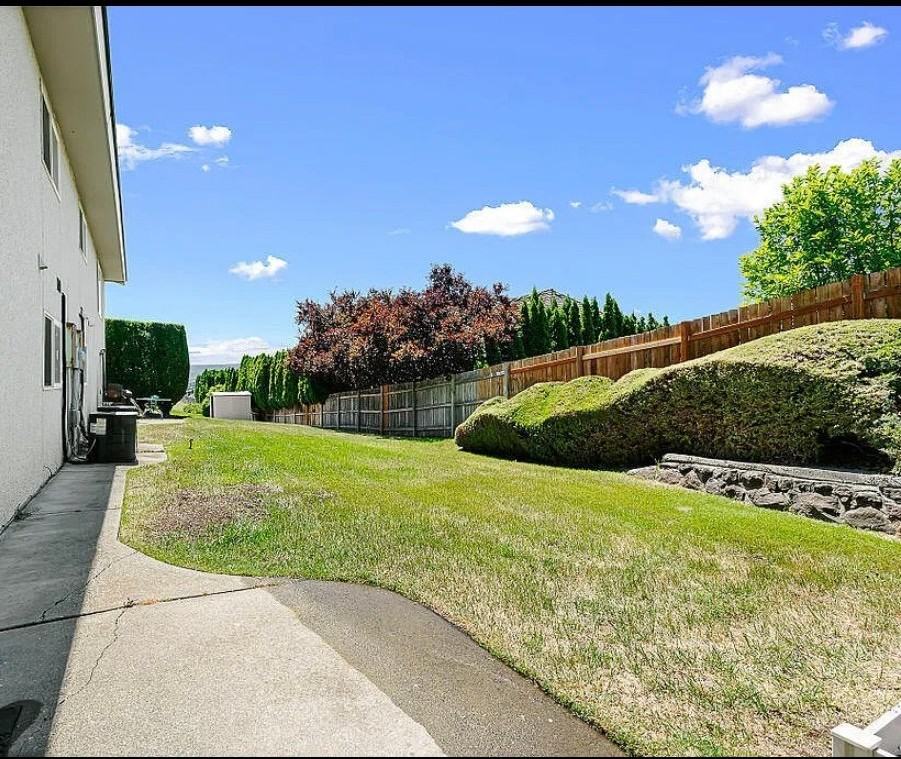 206 N 72nd Ave #A - Photo 3 of 15