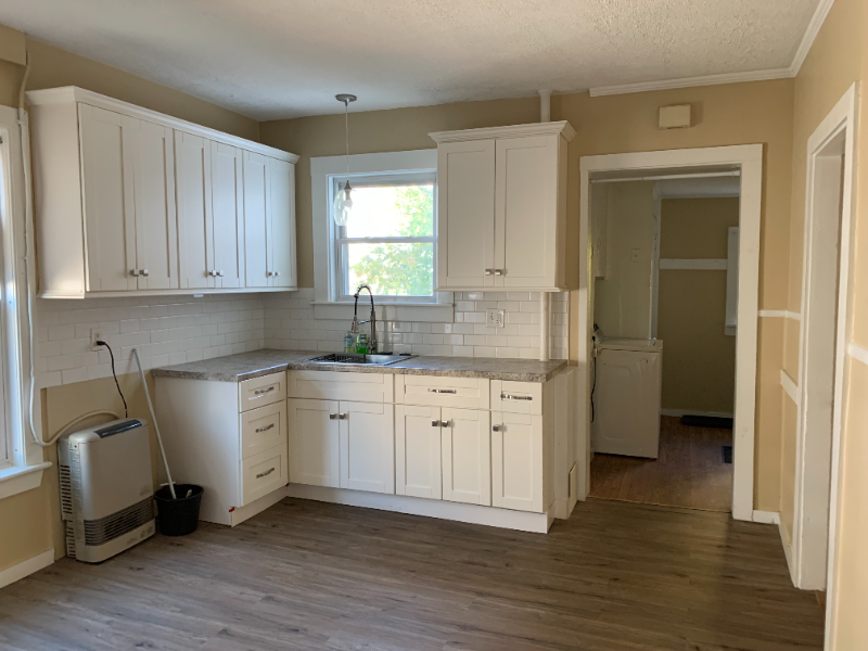 145 Cartier St #2 - Photo 4 of 13
