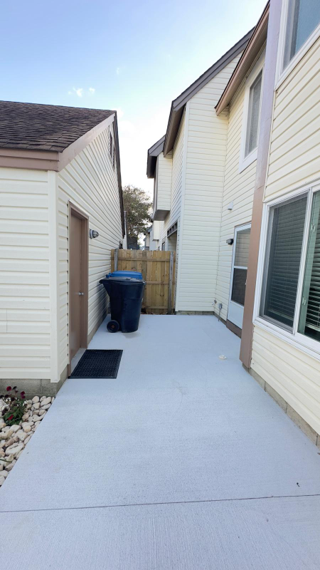 732 Hecate Dr - Photo 3 of 21
