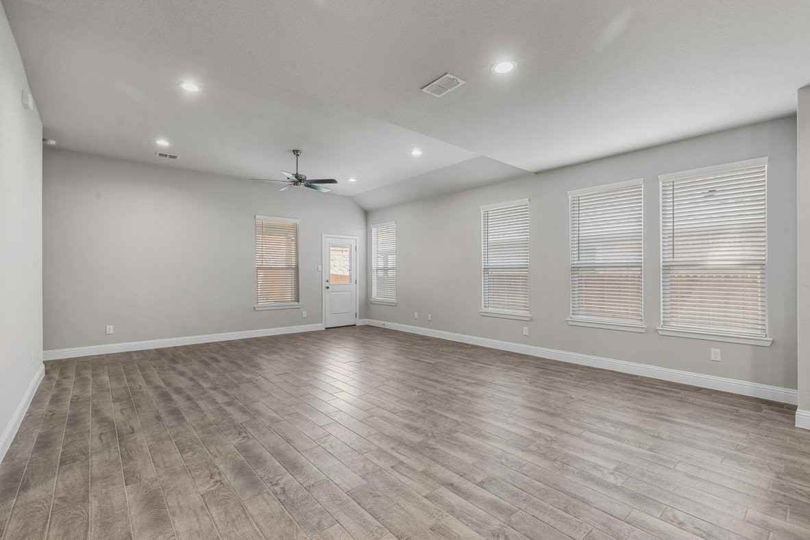 1400 Razordbill Rd #2B - Photo 3 of 5
