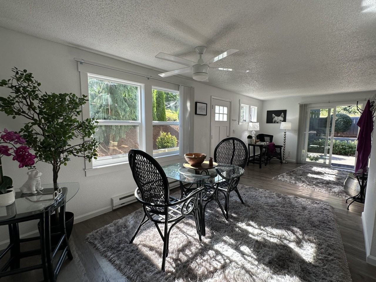 844 Phoenix St Ne - Photo 5 of 20