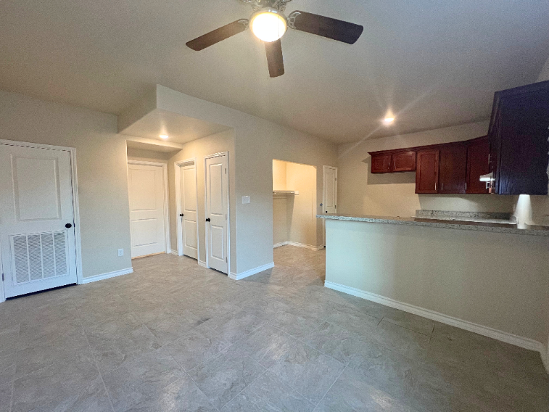 2904 E Lyon St #7 - Photo 6 of 16