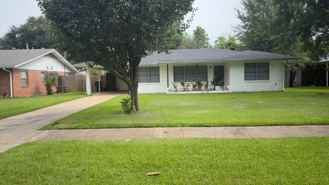 854 Surrey Rd - Photo 1 of 1