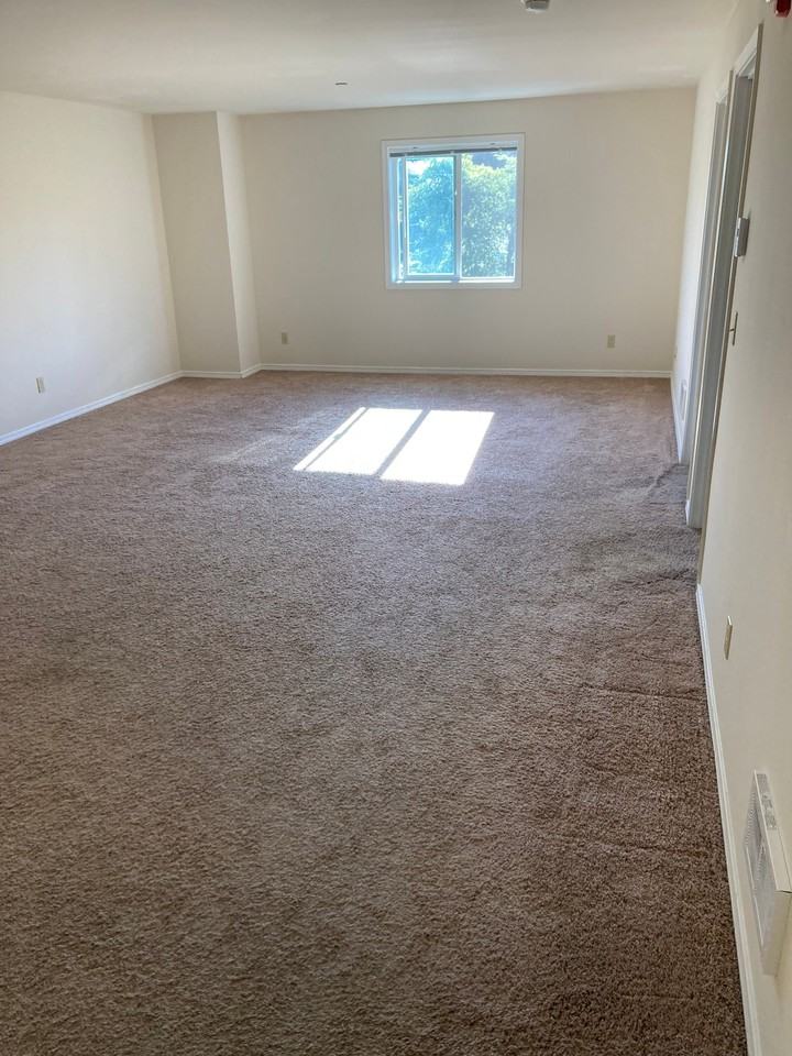 S 164th St #3C - Photo 4 of 15