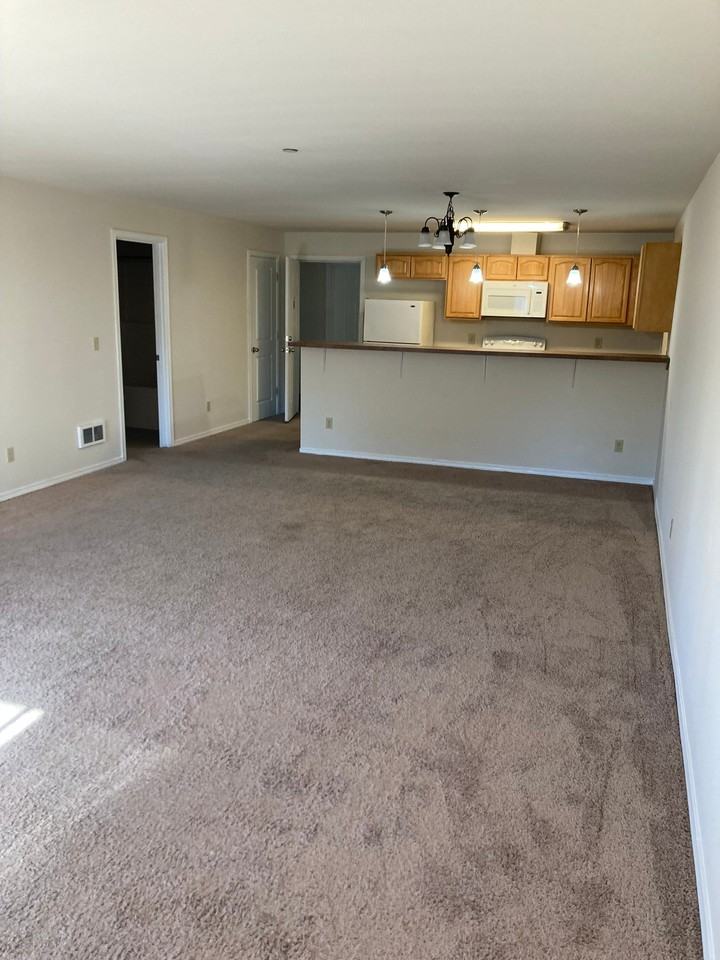 S 164th St #3C - Photo 5 of 15