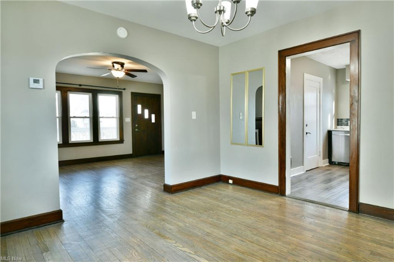 223/225 E Liberty St #223 - Photo 4 of 11