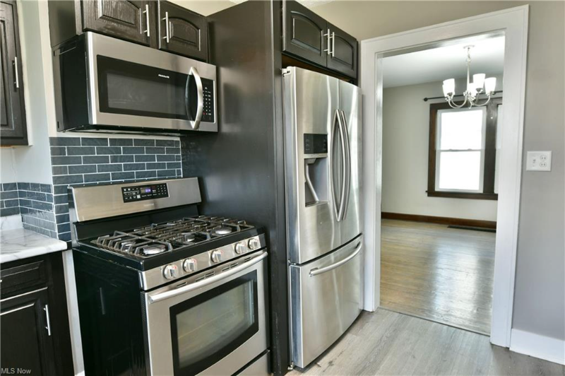 223/225 E Liberty St #223 - Photo 7 of 11