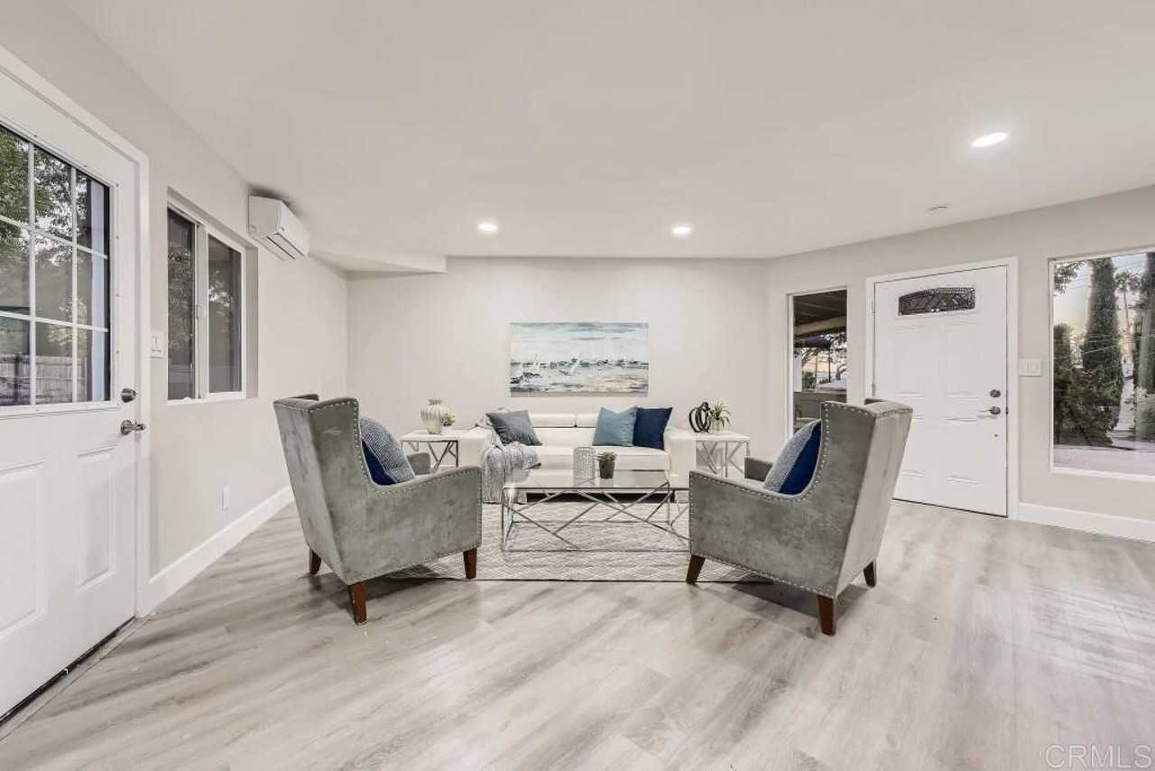 8237 Churchill Dr - Photo 4 of 16