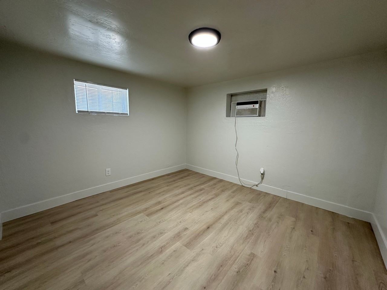 3128 S St - Photo 3 of 10