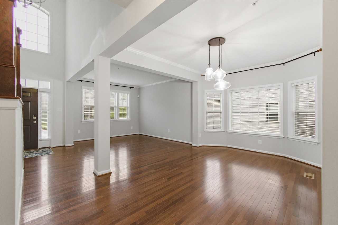 7585 Holly Ridge Dr - Photo 2 of 20
