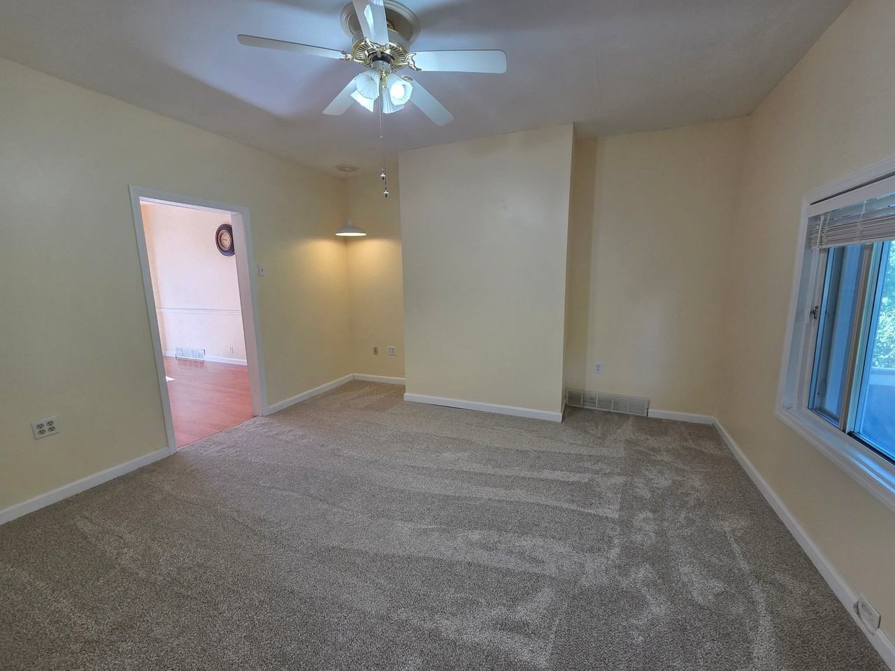 313 Rinne St - Photo 6 of 17