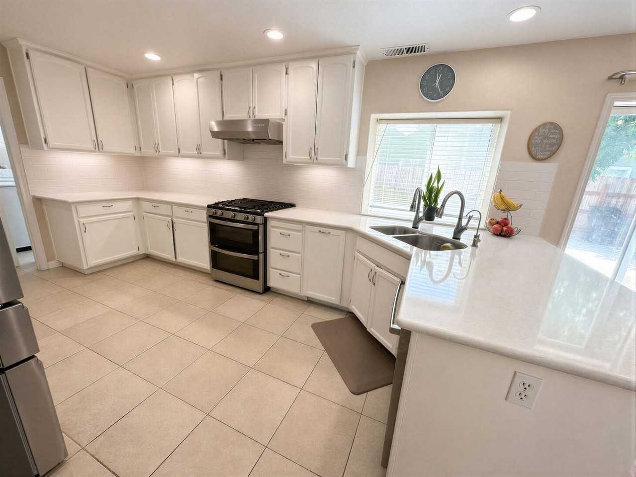 3512 Koso St - Photo 6 of 22