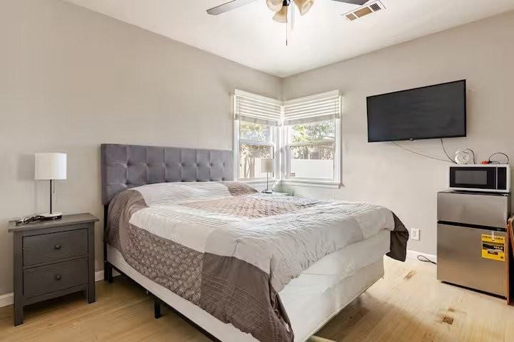 3911 W Verdugo Ave - Photo 2 of 7