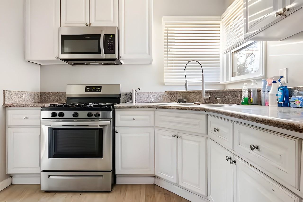 3911 W Verdugo Ave - Photo 4 of 7