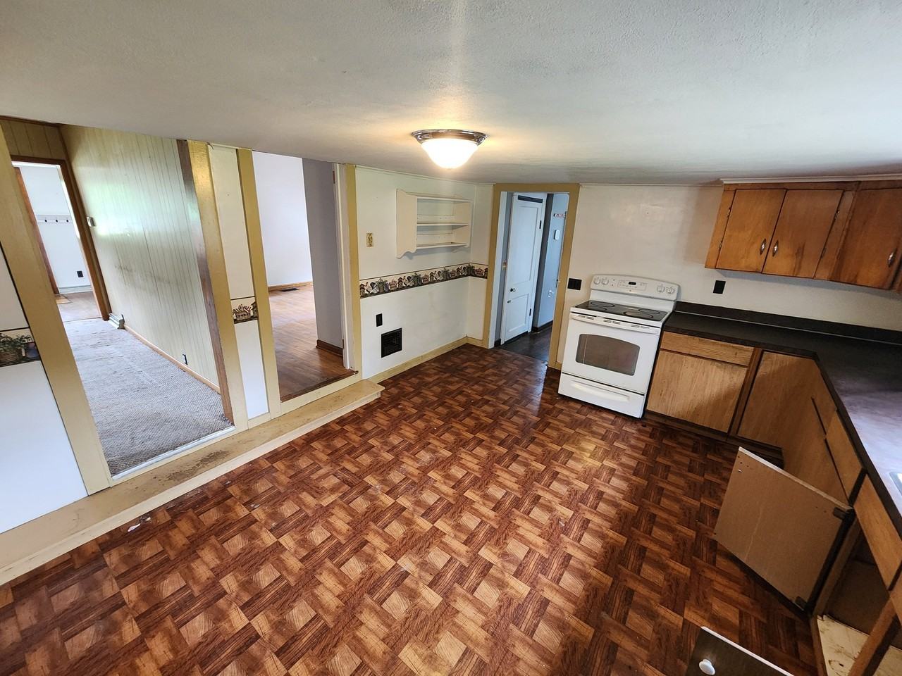 615 Boston St - Photo 6 of 20