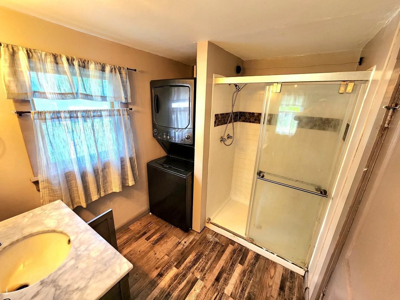 615 Boston St - Photo 7 of 20