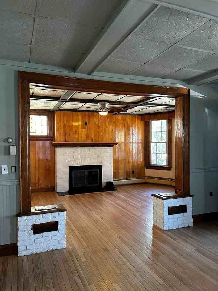 308 N Blakely St #1stFL - Photo 4 of 33