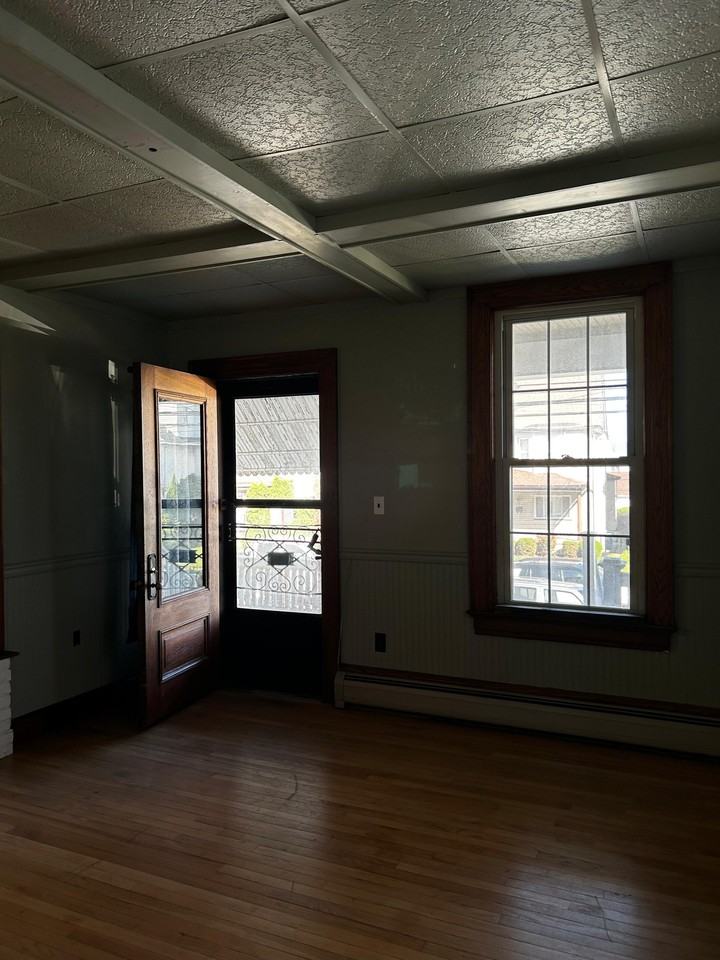 308 N Blakely St #1stFL - Photo 5 of 33
