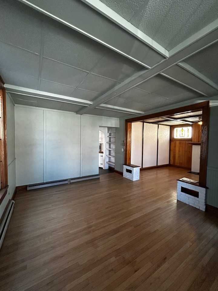 308 N Blakely St #1stFL - Photo 6 of 33