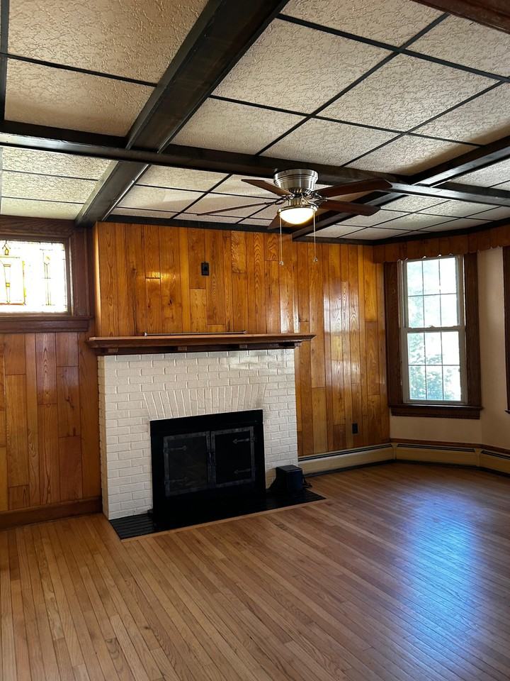 308 N Blakely St #1stFL - Photo 7 of 33