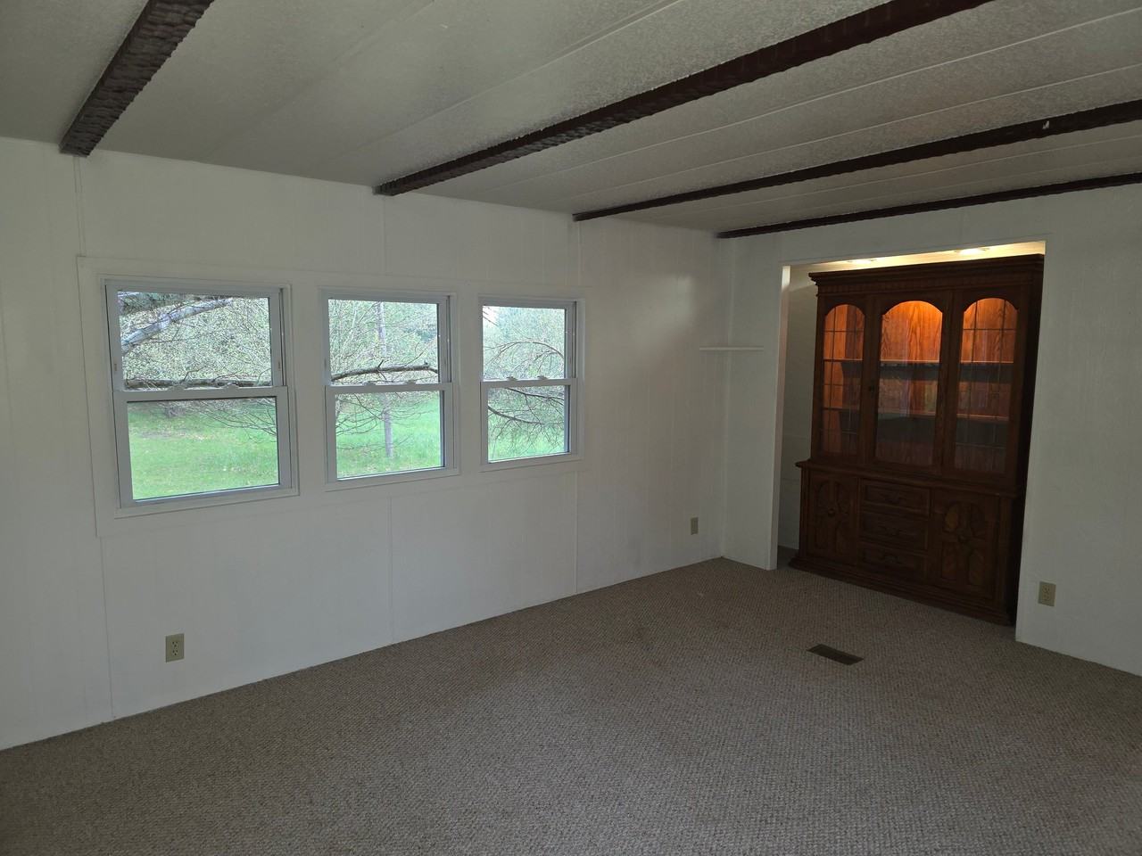4639 Hill Rd - Photo 7 of 14