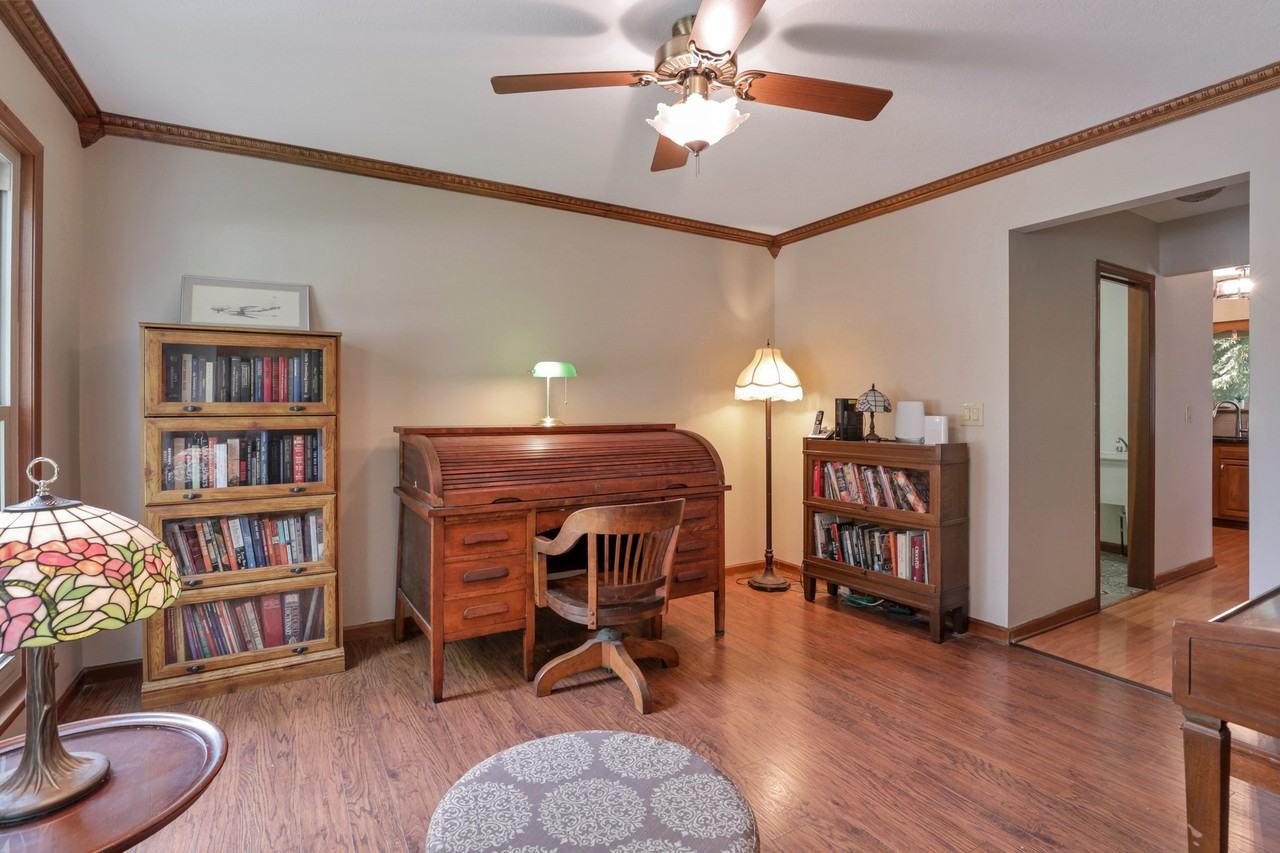 155 Mackenzie Dr - Photo 6 of 20