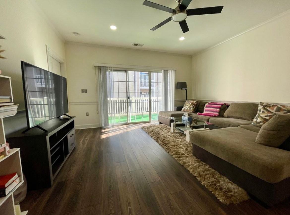 9066 Meadow Vista Rd - Photo 3 of 16