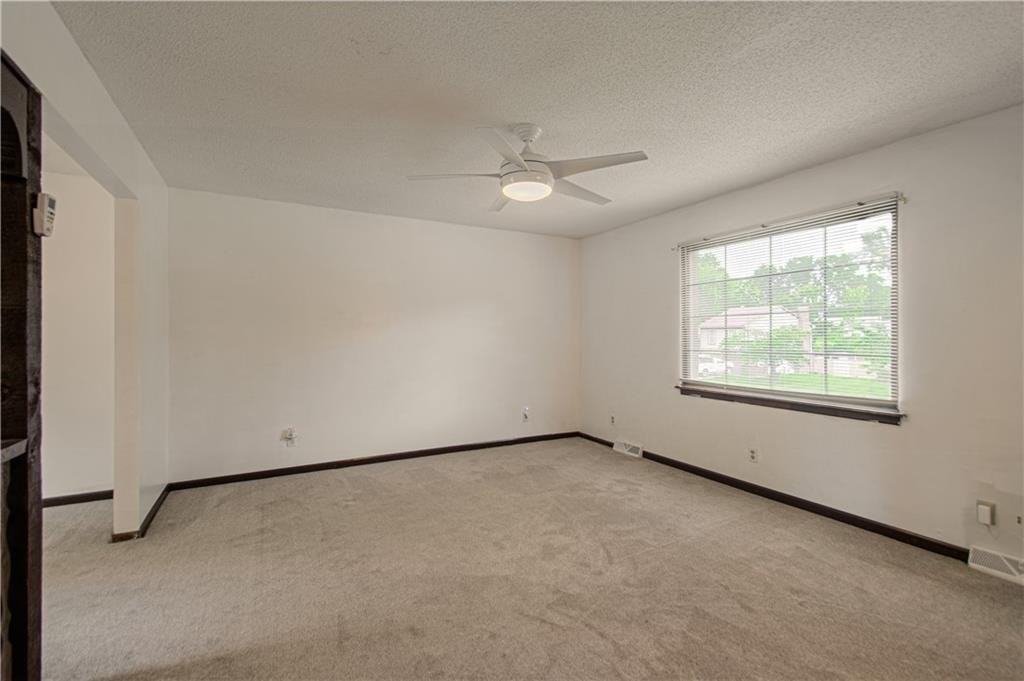 106 Ethel Ln - Photo 2 of 15