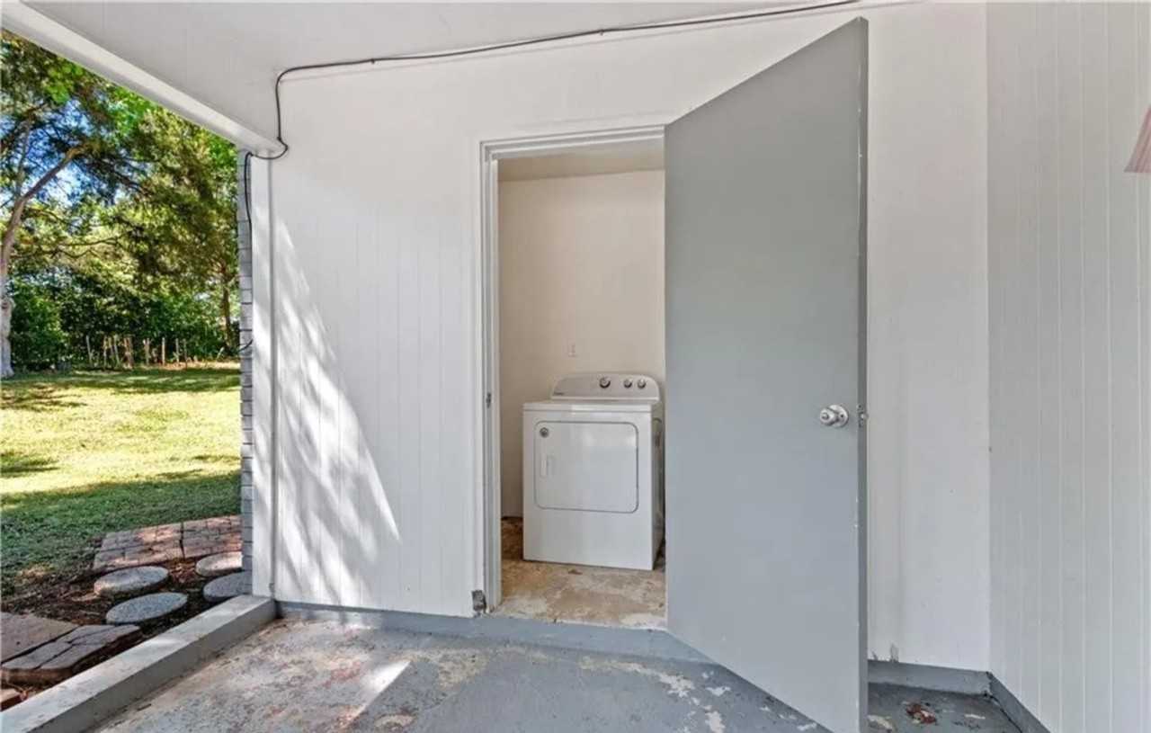 1710 9th St N - Photo 3 of 9