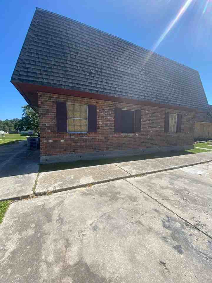 103 Barracks St #B - Photo 3 of 10