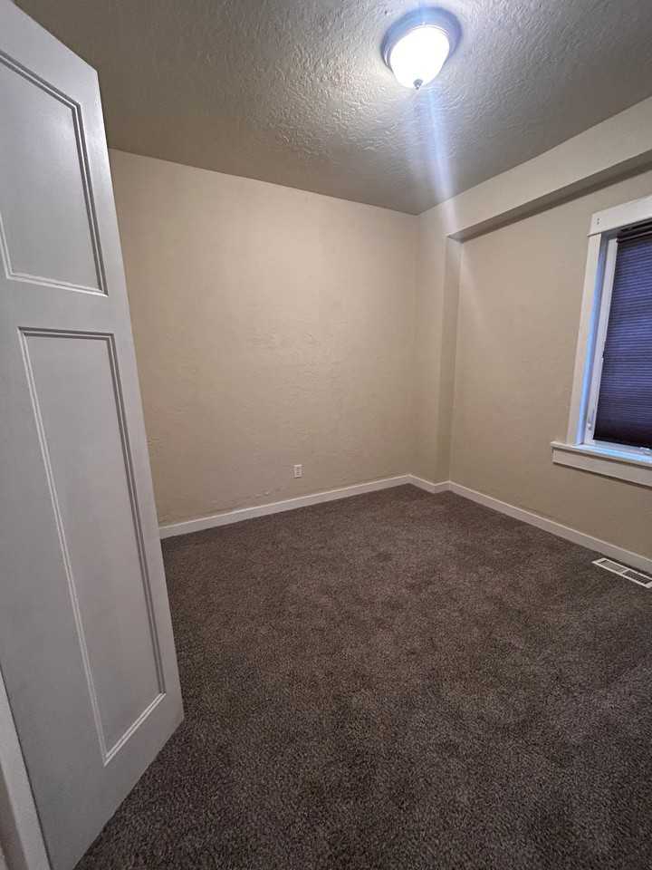 1415 E Coeur D Alene Ave #1 - Photo 2 of 3