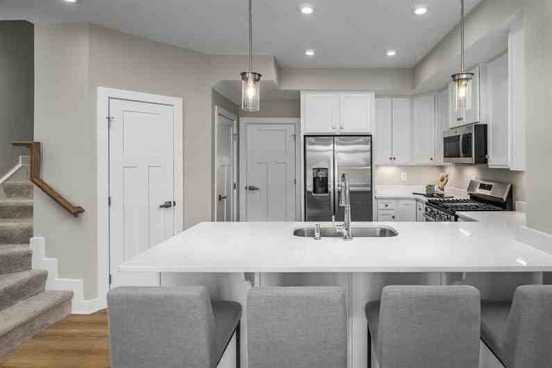7966 Williamson Blvd - Photo 2 of 20
