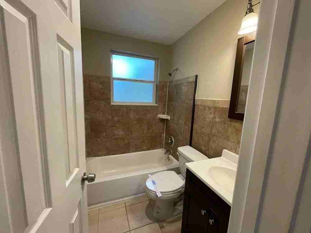 107 Glen Ridge Ave - Photo 2 of 8