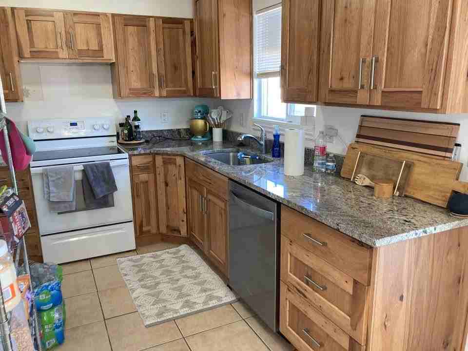590 Ne - Photo 2 of 9