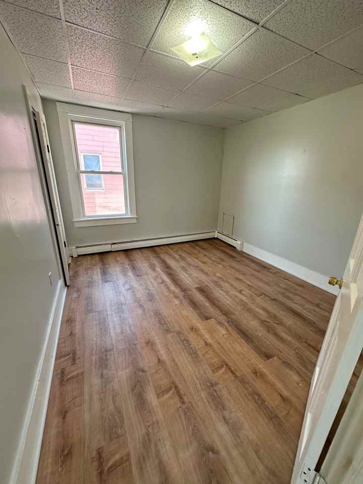 54 Knox St #4 - Photo 2 of 11