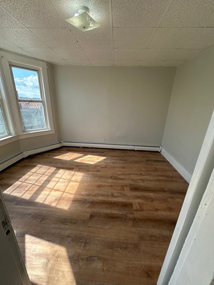 54 Knox St #4 - Photo 6 of 11