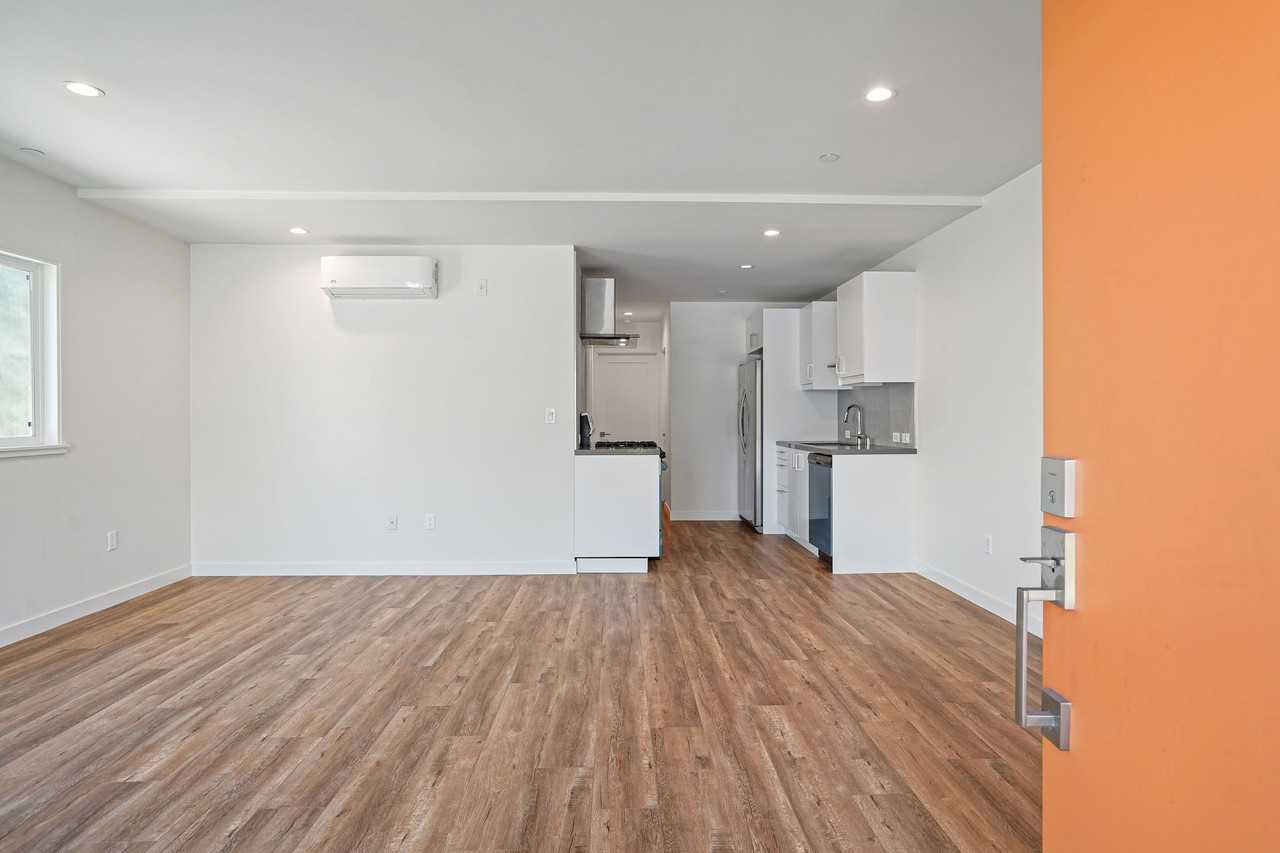 1166 S Cochran Ave #2 - Photo 3 of 18