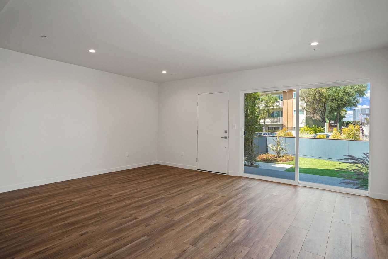 1166 S Cochran Ave #2 - Photo 7 of 18