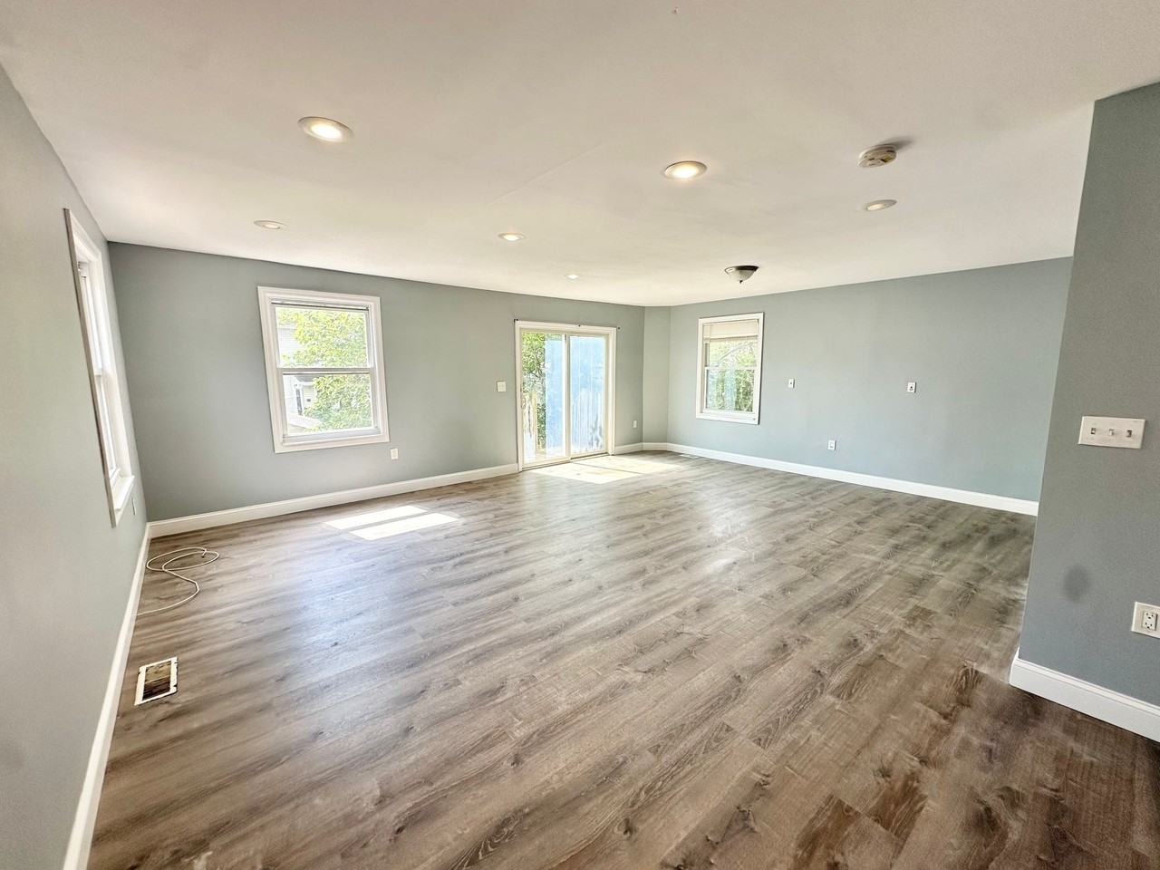 119 Evergreen Ave - Photo 2 of 25