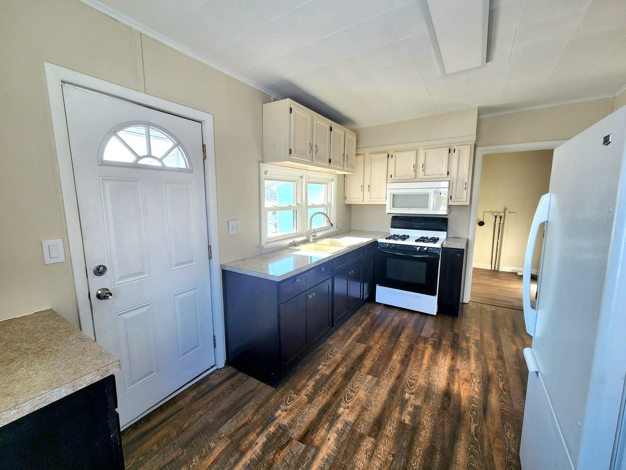 115 E Main St - Photo 3 of 16