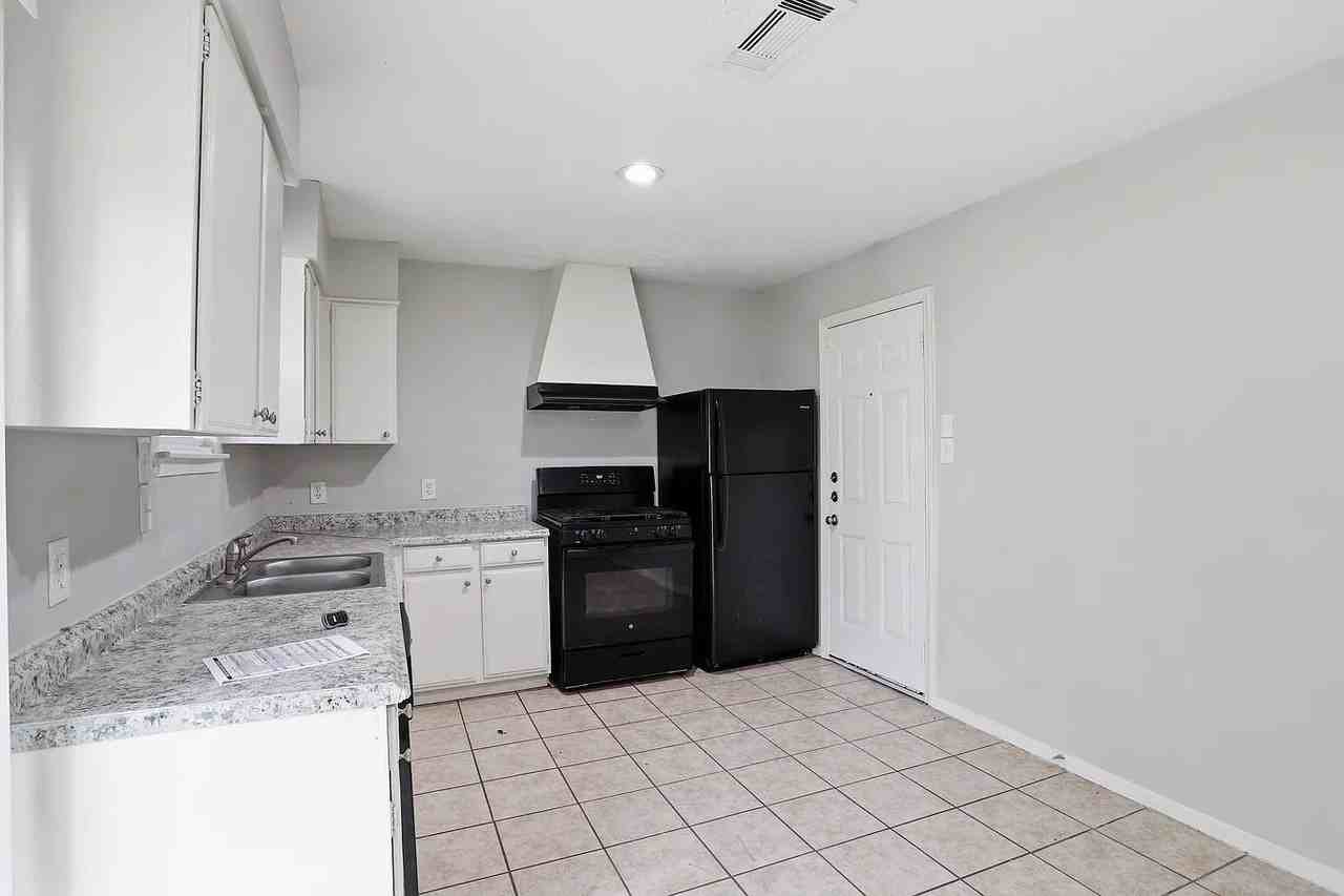 12614 Chiswick Rd - Photo 6 of 12