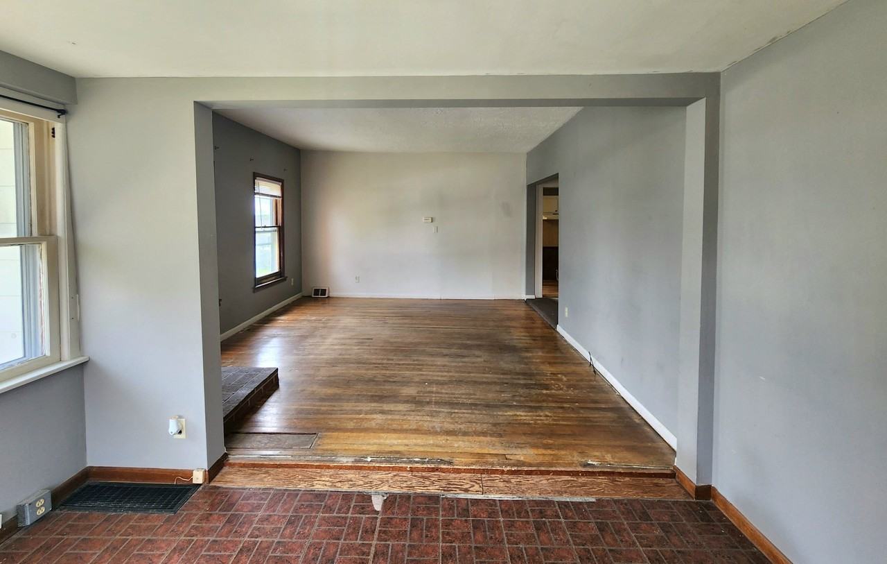62 Oak St - Photo 3 of 20
