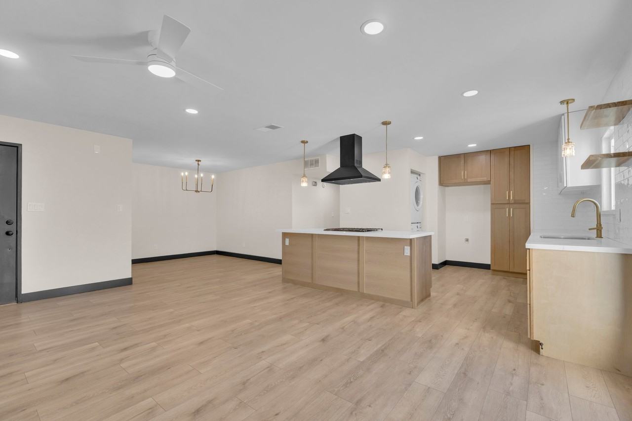 3925 Verdugo Ln - Photo 2 of 10