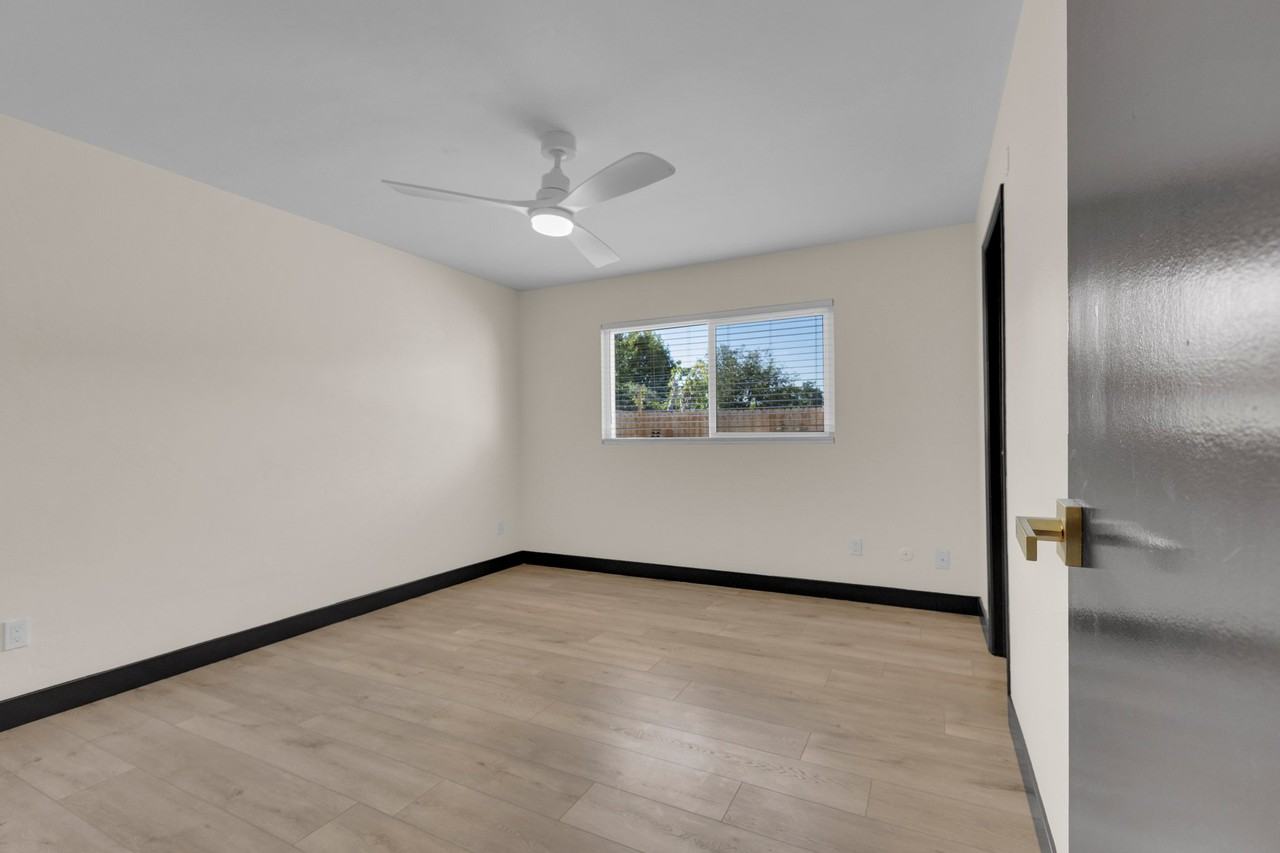 3925 Verdugo Ln - Photo 5 of 10