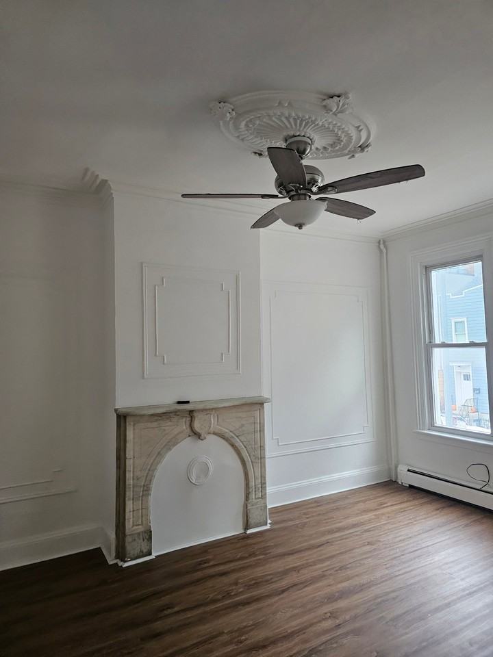 250 22nd St #1 - Photo 5 of 12